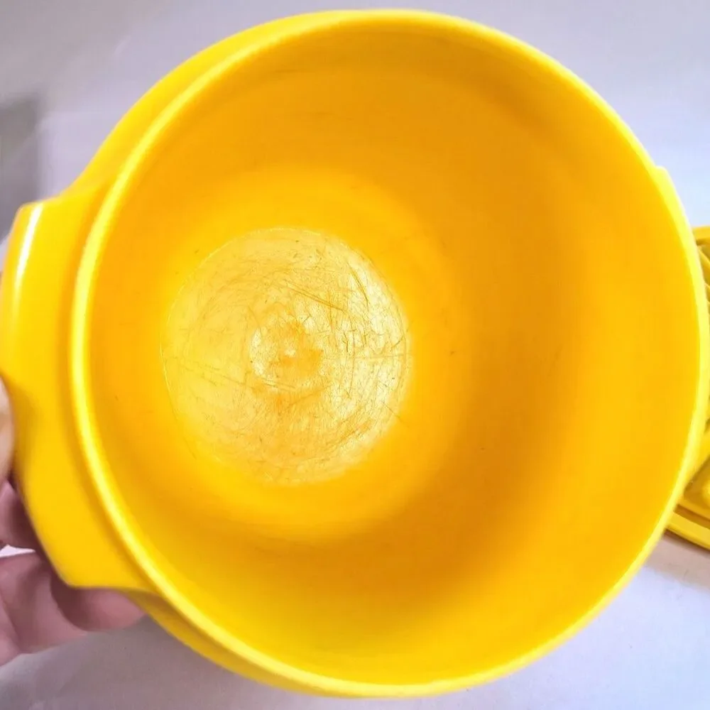 Vintage Tupperware Yellow Servalier Container 886-5